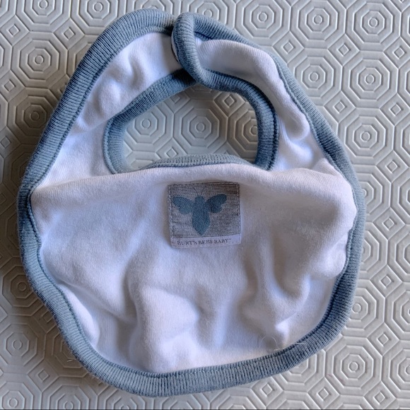 [2/15$✨] B U N D L E of 6 Bibs 🍼 - Picture 4 of 4